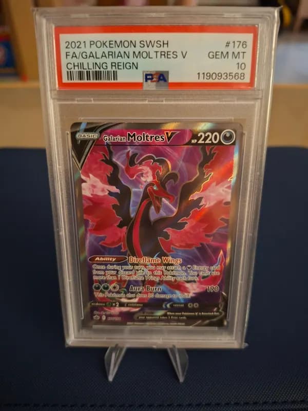 Galarian Moltres V CRE176 Psa 10