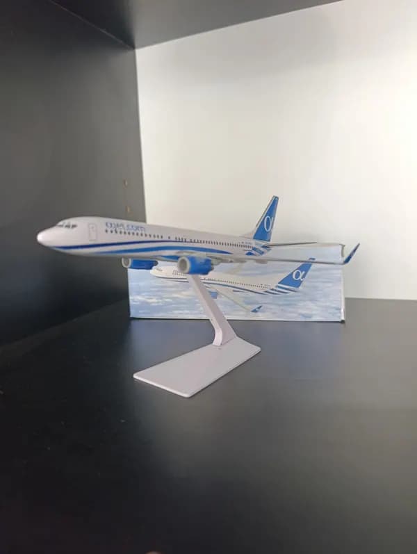 1:200 Ajet Ex-Helios plastic model Airplane Boeing 737-800 image 4